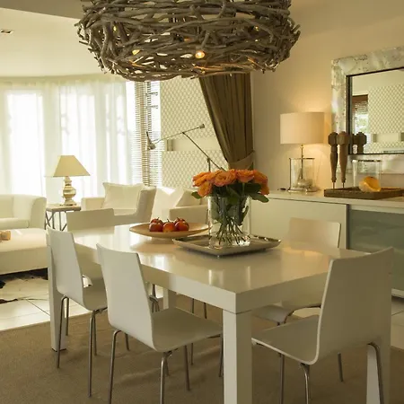 Pavi Apts - Private Rooftop Swimming Pool Apartament *