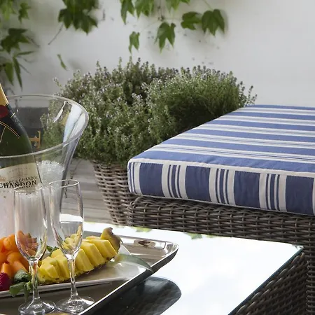 Pavi Apts - Private Rooftop Swimming Pool Apartament