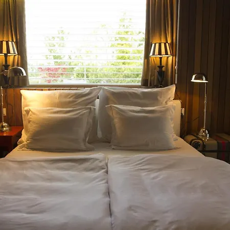 Pavi Apts - Private Rooftop Swimming Pool