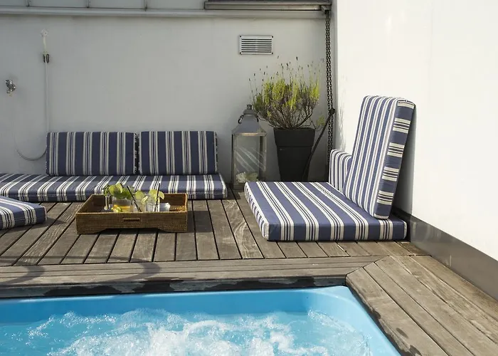 Pavi Apts - Private Rooftop Swimming Pool * Lublana