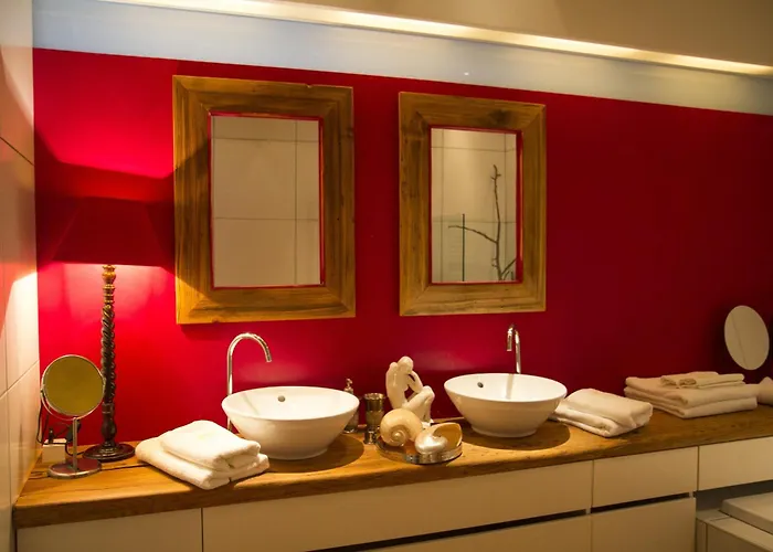 Pavi Apts - Private Rooftop Swimming Pool Apartman