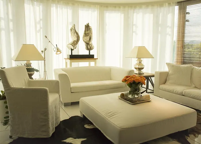 Apartman Pavi Apts - Private Rooftop Swimming Pool