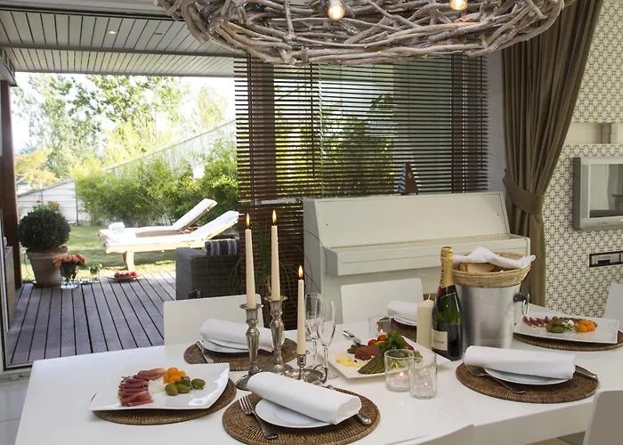 Apartman Pavi Apts - Private Rooftop Swimming Pool *