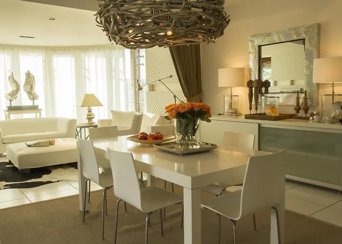 Pavi Apts - Private Rooftop Swimming Pool Apartament *