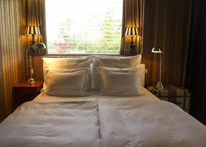 Pavi Apts - Private Rooftop Swimming Pool