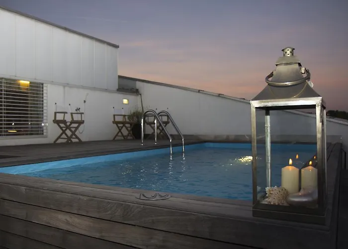 Apartament Pavi Apts - Private Rooftop Swimming Pool