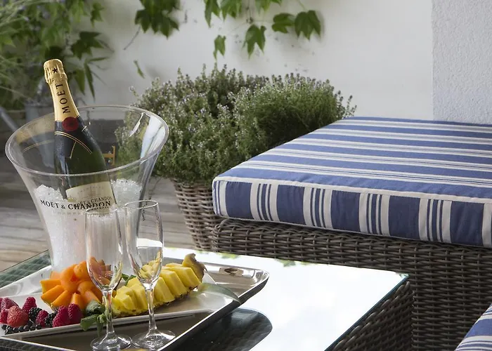 Pavi Apts - Private Rooftop Swimming Pool Apartman