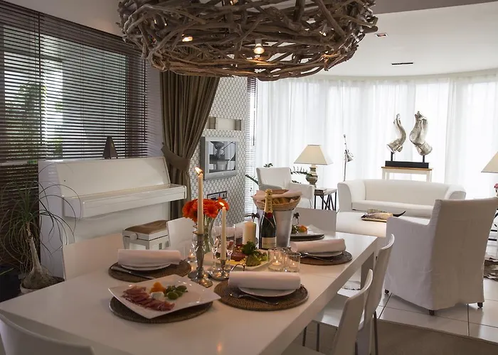 Pavi Apts - Private Rooftop Swimming Pool Apartman