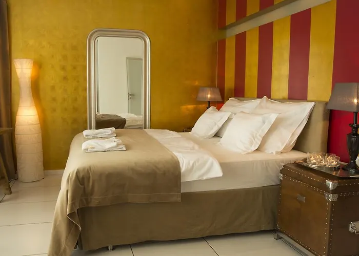 Pavi Apts - Private Rooftop Swimming Pool Apartament