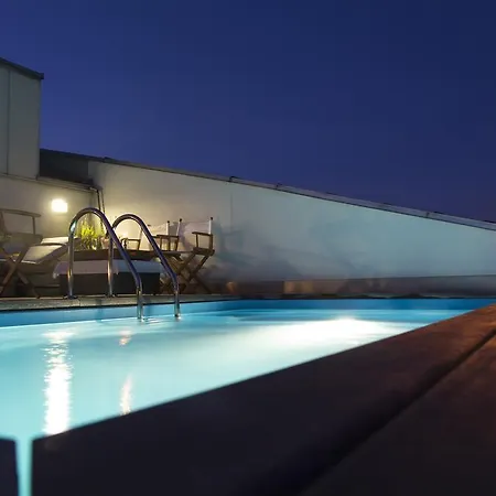 Pavi Apts - Private Rooftop Swimming Pool דירה לובליאנה
